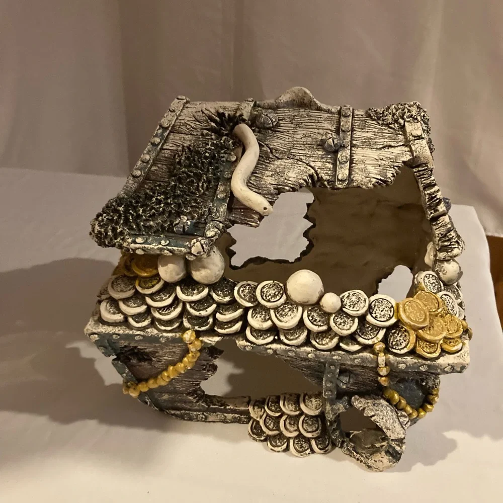 Aquarium treasure chest decor large
